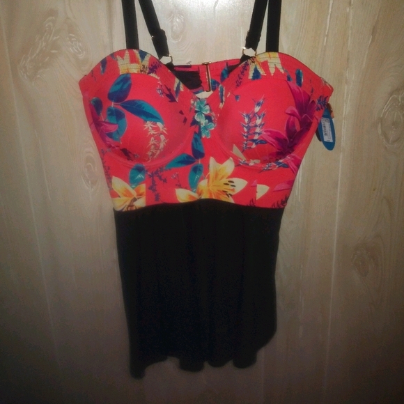 NWT Plus size 1X underwire swimsuit - Picture 1 of 12